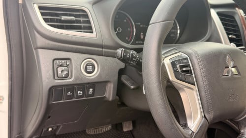 មហាសែននៅថ្មី Mitsubishi Pajero Sport Full ហ្សុីន១ជុំ