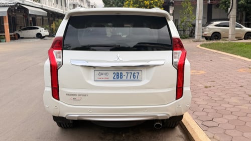 មហាសែននៅថ្មី Mitsubishi Pajero Sport Full ហ្សុីន១ជុំ