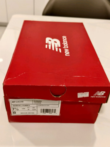 លក់ស្បែកជើង Original New Balance ថ្មី99%