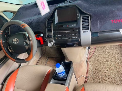ឡានលក់ Prius 05 Full option ផ្លាកលេខ BK