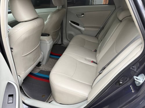 ឡានលក់ Prius 2012 Option 3 ឡានថ្មីខ្លាំង