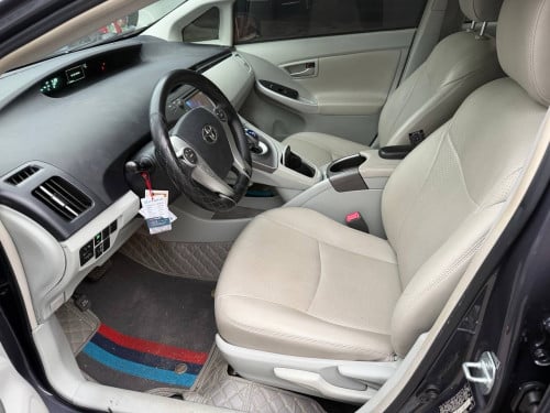 ឡានលក់ Prius 2012 Option 3 ឡានថ្មីខ្លាំង