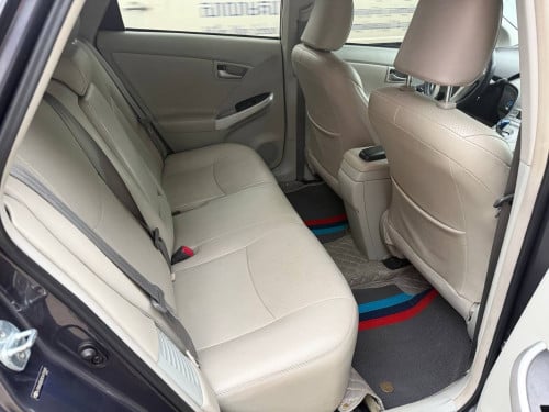 ឡានលក់ Prius 2012 Option 3 ឡានថ្មីខ្លាំង
