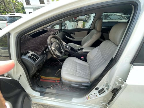 ខ្ញុំត្រូវការលក់ឡាន PRIUS ឆ្នាំ 2013 ម្ចាស់ផ្ទាល់