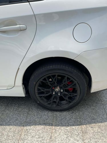 ខ្ញុំត្រូវការលក់ឡាន PRIUS ឆ្នាំ 2013 ម្ចាស់ផ្ទាល់