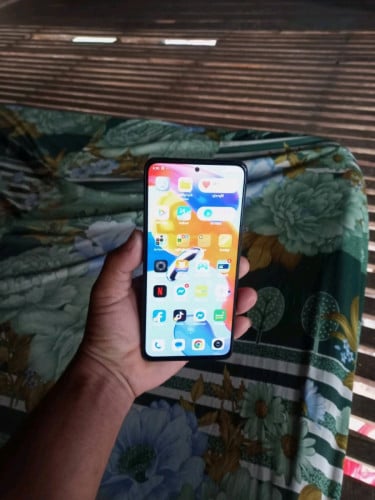 លក់radmi not 11 pro 5g មួយនៅប្រើប្រាស់អេម