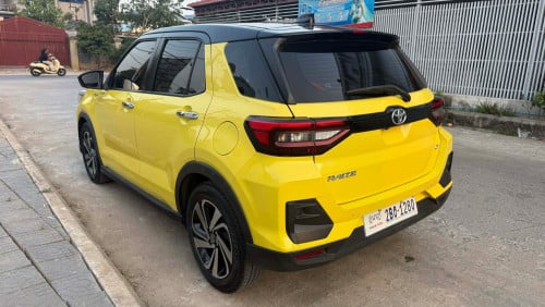 កំពូលមហាថ្មី ហ្សុិន១ជុំRaize 022 តំបូលខ្មៅ