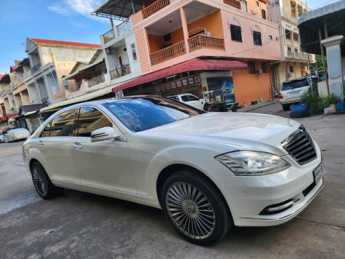 លក់​ S300 ឆ្នាំ012 VIP ទ្វាបុឺត៥  ម្ចាស់ទី១ មានរំលោះសុទ្ធរឺវ៉ៃដូរបានគ្រប់សារីគ្រប់ខេត្ត