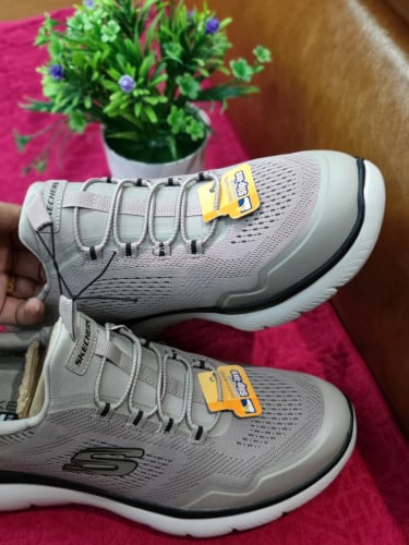 ស្បែកជើង Skechers Originalថ្មី100%