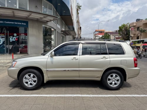 ថ្មីៗ TOYOTA HIGHLANDER 2002 V6 ប៉ុង1 ក្នុងលឿង សំបកកង់ថ្មី៤គ្រាប់ លេងគុជហើយ