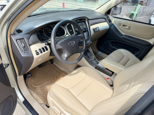 ថ្មីៗ TOYOTA HIGHLANDER 2002 V6 ប៉ុង1 ក្នុងលឿង សំបកកង់ថ្មី៤គ្រាប់ លេងគុជហើយ