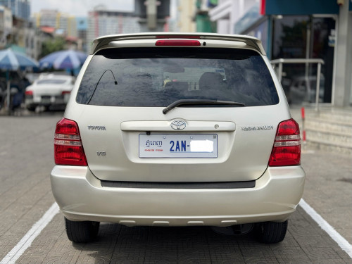 ថ្មីៗ TOYOTA HIGHLANDER 2002 V6 ប៉ុង1 ក្នុងលឿង សំបកកង់ថ្មី៤គ្រាប់ លេងគុជហើយ