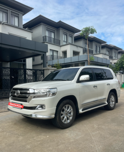 ម្ចាស់ដេីមទិញខ្លាញ់គោ Toyota Lancriser GXR V6 Full option
