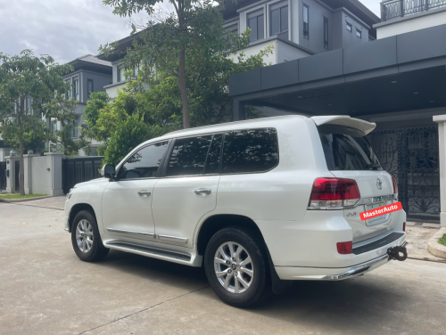 ម្ចាស់ដេីមទិញខ្លាញ់គោ Toyota Lancriser GXR V6 Full option
