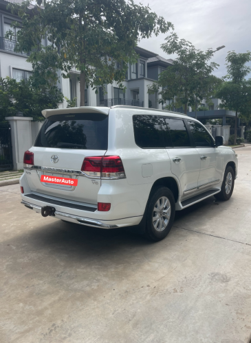 ម្ចាស់ដេីមទិញខ្លាញ់គោ Toyota Lancriser GXR V6 Full option