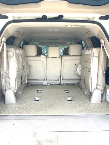 ម្ចាស់ដេីមទិញខ្លាញ់គោ Toyota Lancriser GXR V6 Full option