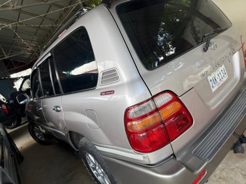 #ស្តកថ្មីទេីបតែកាត់បានរបស់កម្រ TOYOTA LANDCRUISER 2001 ប្រេី ម៉ាសុីន ម៉ាស៊ូត ម៉ាសុីនធំ