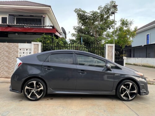 ឡានលក់Toyota Prius 2012 Option5💰 $17,000