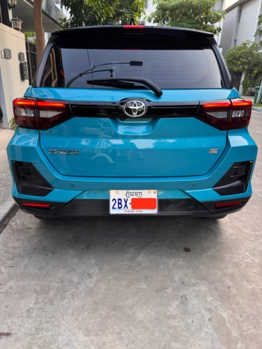 លក់ឡានជិះផ្ទាល់ខ្លួន Toyota Raize 2023