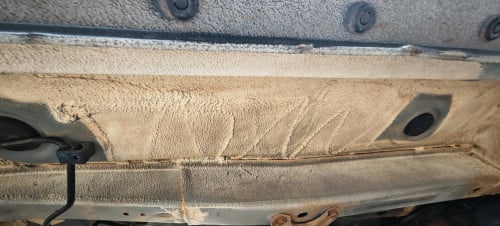 ខ្ញុំត្រូវការលក់រថយន្តToyota RAV4 ឆ្នាំ2002 ប៉ុង2 ឡានថ្មីណាស់