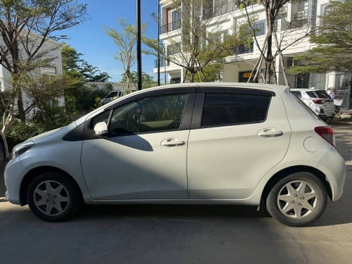 លក់ Toyota Vitz