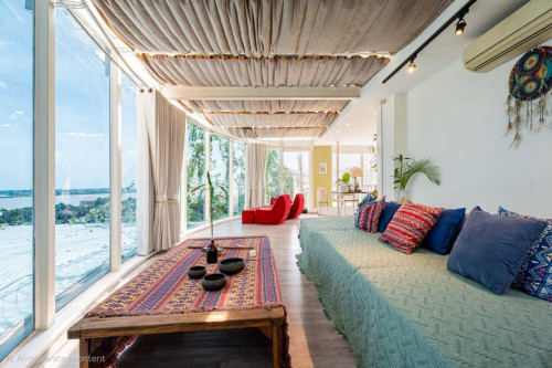 🌿 Green Penthouse – For Rent in Phnom Penh 🌿