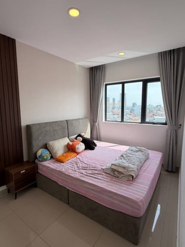 🍁 2 bed at Park Land for rent