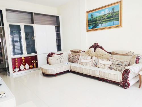 🏡 Shophouse for Rent