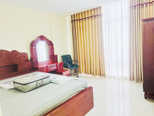 🏡 Shophouse for Rent