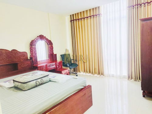 🏡 Shophouse for Rent