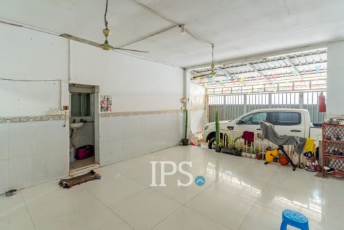 #សម្រាប់លក់ 🏢 ផ្ទះអាជីវកម្មនៅជាប់ផ្លូវធំ 3 បន្ទប់គេង – បឹងកក់ 1,  ភ្នំពេញ