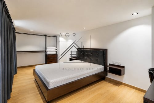 🏢 Duplex 2 Bedroom Serviced Apartment For Rent in Russian Market – Phnom Penh