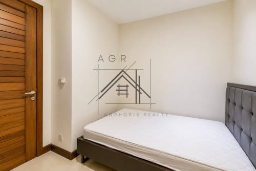 🏢 Duplex 2 Bedroom Serviced Apartment For Rent in Russian Market – Phnom Penh