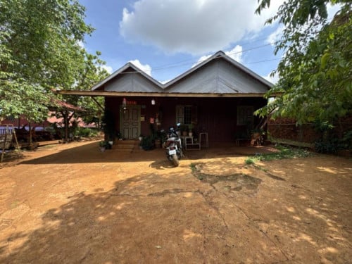 🏦House for Available for Urgent Sale at a Special Price (Negotiable).