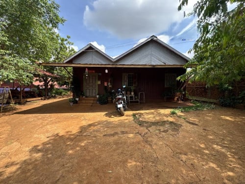 🏦House for Available for Urgent Sale at a Special Price (Negotiable).