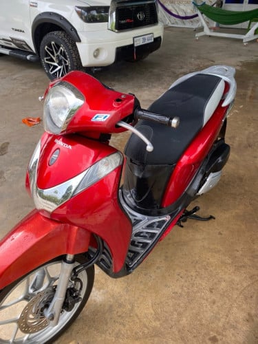 👉ម៉ូតូ​លក់​ Honda Sh 125cc 2014 ផែនសានុំលាងទឹកជិះ​    -ម៉ាស៊ីន​មិនធ្លាប់ជួសជុល  ប្រេី​ប្រព័ន្ធ​Fi