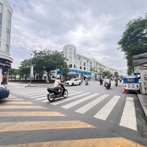 🔊ផ្ទះអាជីវកម្មលក់បន្ទាន់ ទឹសកើត ទីតាំល្អ (បុរី ជីប ម៉ុង 271)