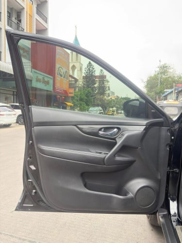 🚘 មហាសែនថ្មី  ថ្មី 99% NISSAN XTRAIL