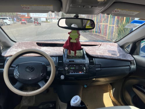🚘toyota Pirus 06 haftfulll ពណ៍ស