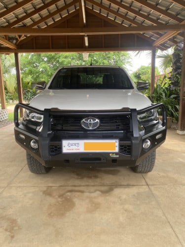 🚨 លក់: 2024 Toyota Hilux Revo V Edition 🚨