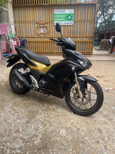 លក់ធូរៗ Winner 2022 ABS Smart key  ជិះបាន20000Km  ម៉ាស៊ីនរត់អេម 1590$ចរចា 098240033