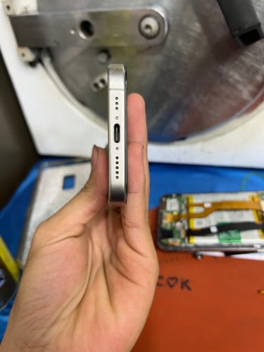 15 Pro sim2 ស្អាត់ៗ99%