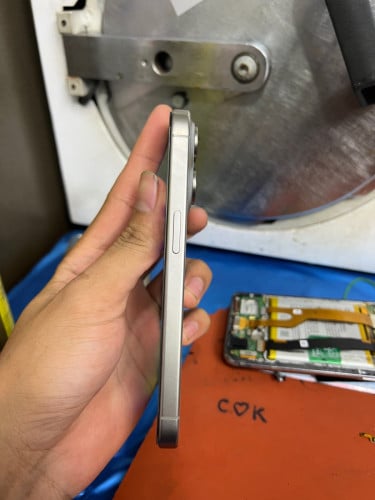 15 Pro sim2 ស្អាត់ៗ99%