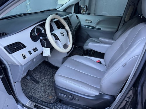 2013 Sienna SE Full Option