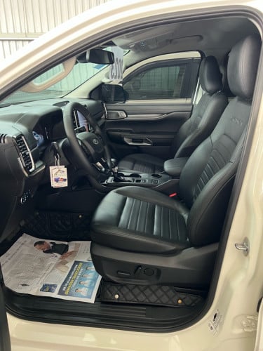 2023 Ford Everest sport