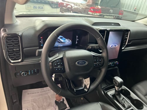 2023 Ford Everest sport