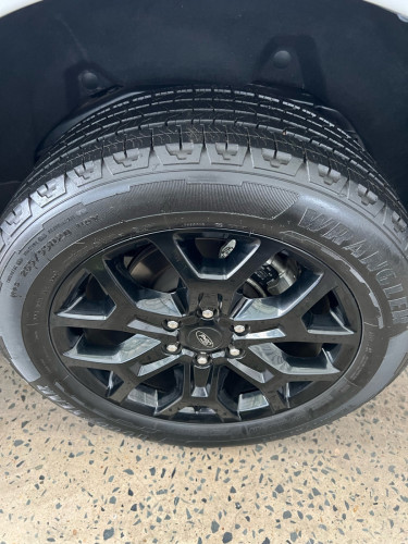 2023 Ford Everest sport
