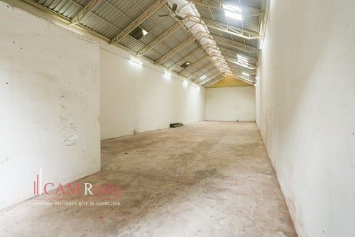 216 sqm Warehouse For Rent in Tuol Tumpung
