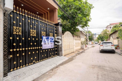 3 Bedroom Townhouse For Sale | Beong Tompun | Phnom Penh