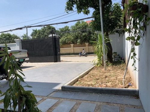 4 Bedroom Villa for Rent in Phnom Penh Thmey